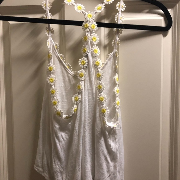 Crop top with daisy’s - Picture 2 of 2